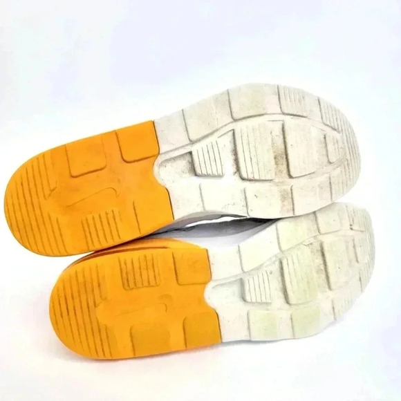 Nike Air Max Motion 2 'Pure Platinum Fuchsia' - 9.5 - Picture 8 of 9